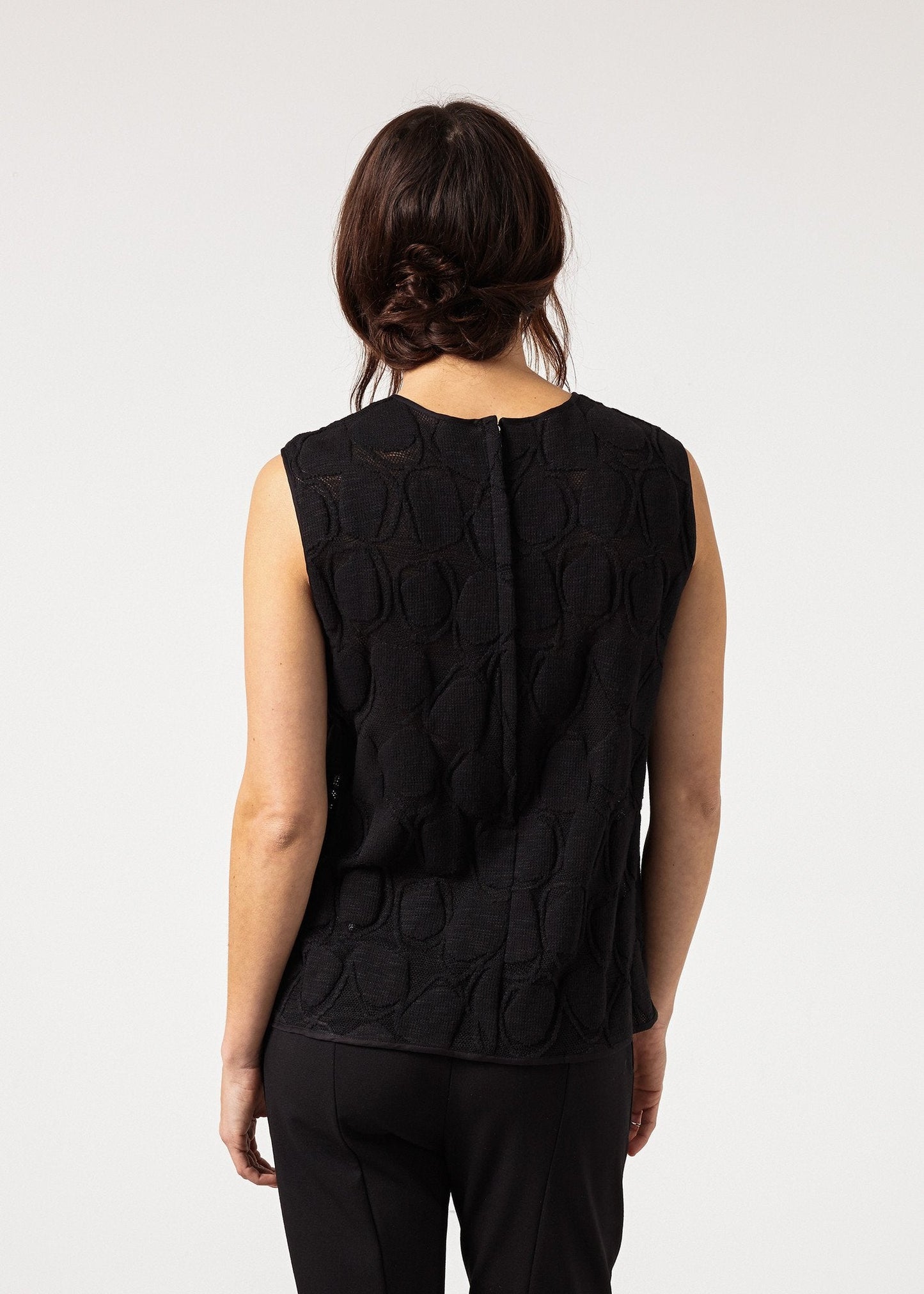 Kreisbluse mit Reißverschluss hinten in Schwarz