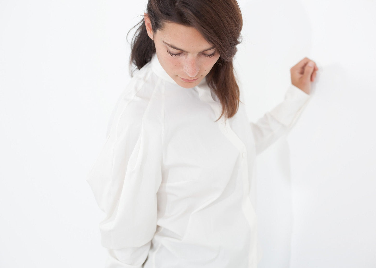 Popeline-Bluse mit Zierkragen in Off White