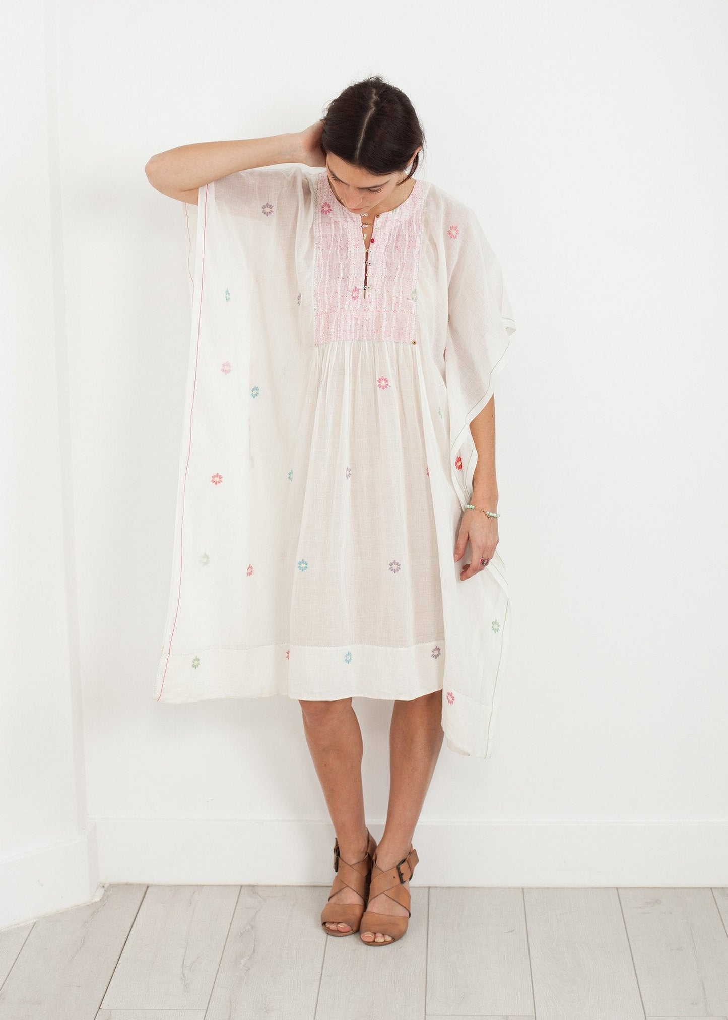 Florales Zeltkleid in Weiß