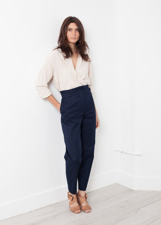 Schmal zulaufende Hose